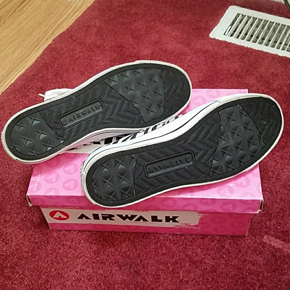 Zebra Print Kicks - Picture 4 of 4